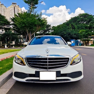 Bán xe Mercedes C200 Cũ Màu Trắng Ghế Đen Model 2021